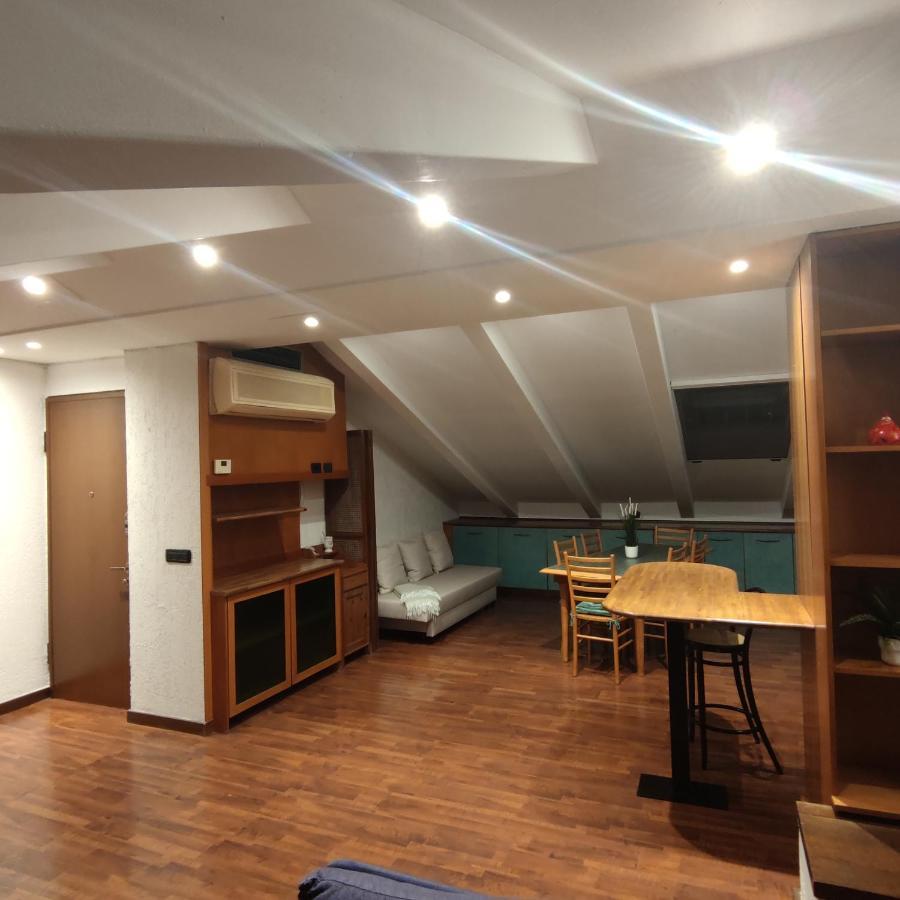 Loft Mansardato 몬차 외부 사진