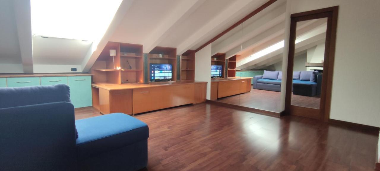 Loft Mansardato 몬차 외부 사진